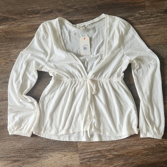 NWT Billabong Shine On White Long Sleeve Cotton Tie Front Blouse Sz Medium - Picture 1 of 7